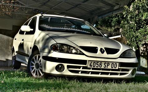 2000 Renault Megane Classic Sedan 1 4L