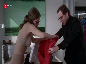 ZWEI WEIHNACHTSHUNDE NUDE SCENES AZNude