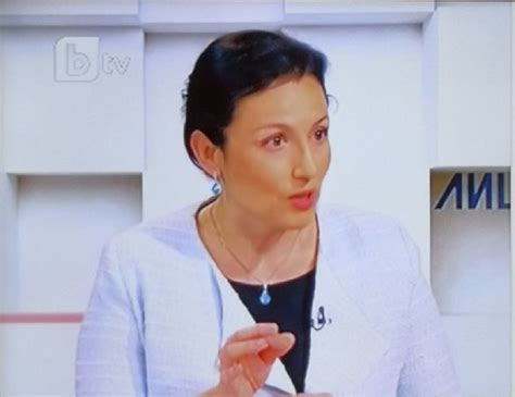 Изумената Десислава Танева при Цветанка Ризова (ВИДЕО)