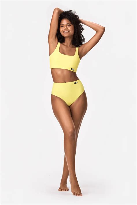 7 Hot Sexy Yasmina Florencia Bikini Pics