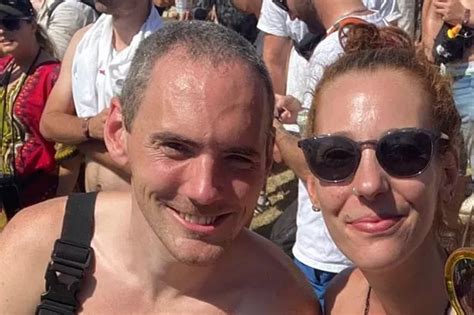 Diners Left Outraged And Appalled As Naked Pair Enjoy Meal In
