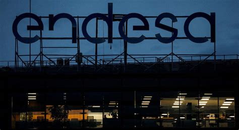 Endesa Debe Pagar Dividendos De Y Euros En Y Para