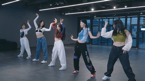 Red Velvet On Twitter Red Velvet 레드벨벳 Feel My Rhythm Dance Practice