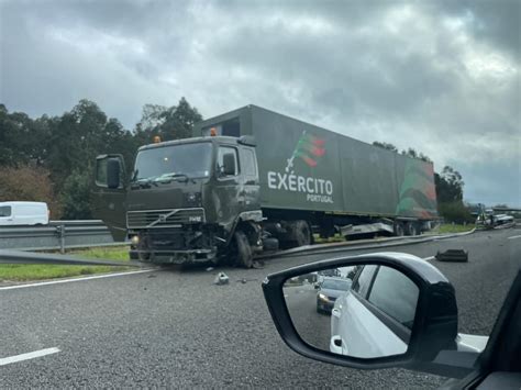 Colis O Cami O Do Ex Rcito Na A Provoca Um Ferido Grave Not Cias