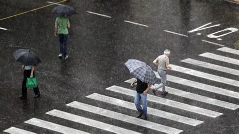 El Tiempo En Valencia Cielos Nubosos Lluvias Y Bajada De Temperaturas