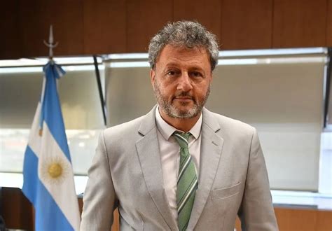 Milei Despidió Al Secretario De Trabajo Tras La Polémica De Los Sueldos Atento Chubut