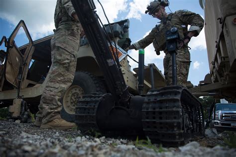 Dvids Images U S Army Explosive Ordnance Disposal Technicians