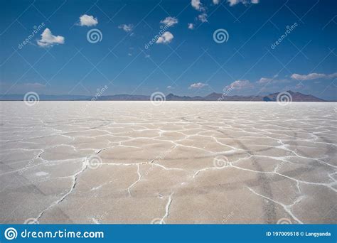 Great Salt Lake Desert at Bonneville Salt Flats in Utah Stock Photo - Image of morning, center ...