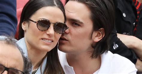 Capucine Anav Et Son Compagnon Alain Fabien Delon Dans Les Tribunes