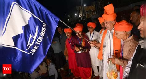 Amarnath Yatra Jammu And Kashmir Lg Manoj Sinha Flags Off First Batch