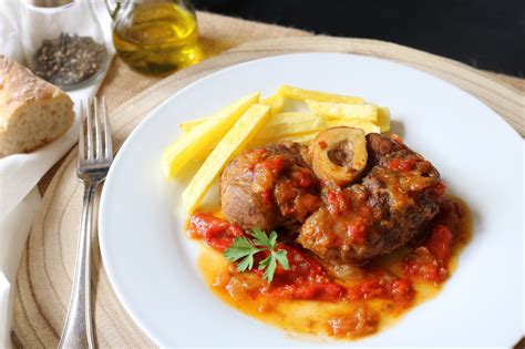 Ossobuco de ternera guisado en salsa Recetas Fácil con Bela Guiso