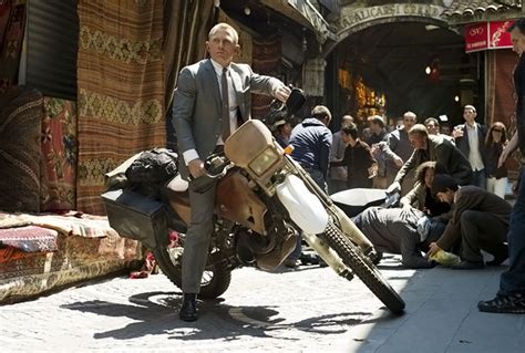 Box Office Report Skyfall Sets James Bond Franchise Record