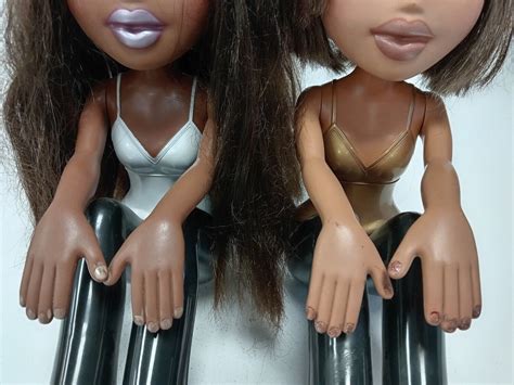 Yasmin Sasha Bratz Funky Fashion Makeover Dolls Full Body Sitting