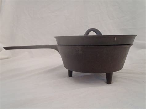 Rare Antique Cast Iron 9 In Spider Skillet With Lid Gatemark