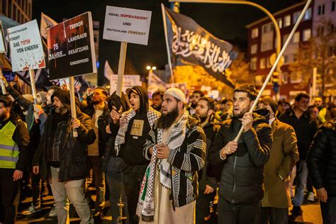 Islamisten Demo In Essen Der Einpeitscher Ist Doppelstaatler