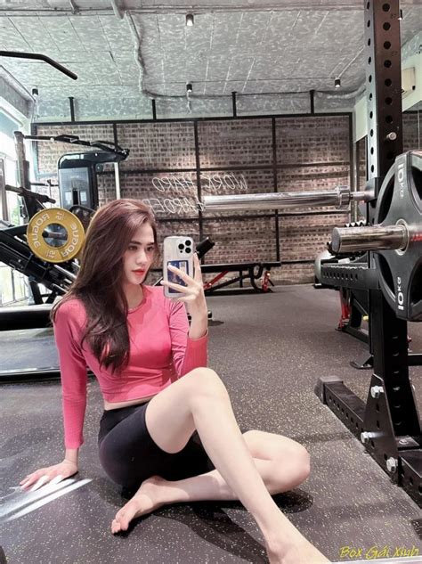 Ảnh gái xinh tập gym gái xinh bikini khoe body săn chắc