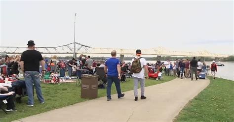 WDRB reporter Amanda Roberts shows us the preparations before Thunder ...