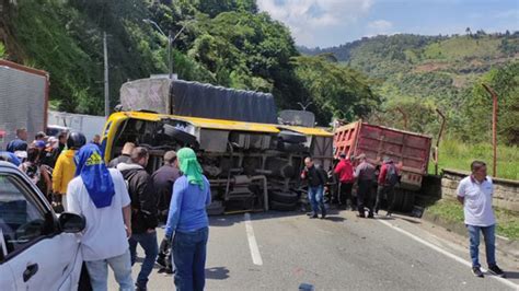 Una Volqueta Se Quedó Sin Frenos En La Vía Medellín Bogotá