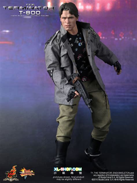 Hot Toys MMS The Terminator Th Scale T Collectible Figure