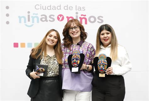 Premian A Ganadoras Del Concurso De Debate Mar A Arcelia D Az