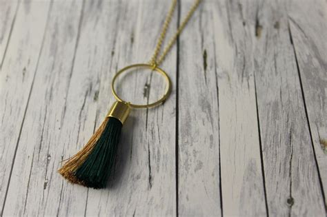 Aus Aus Lange Kette Mit Zweifarbiger Quaste Kreis Gold Etsy De