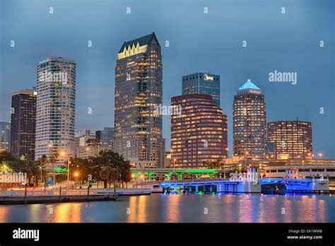 City skyline tampa florida sunset hi-res stock photography and images ...