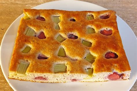 Erdbeer Rhabarber Kuchen Rezept