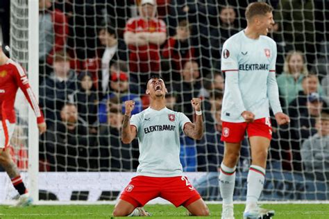 Ada Kans Mees Hilgers Starter Saat FC Twente Vs Fenerbahce Di Liga