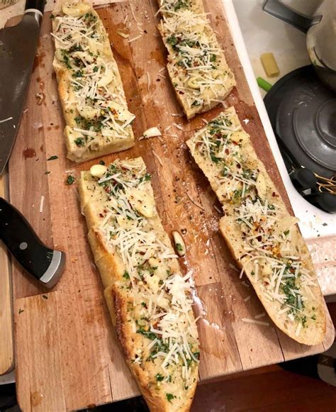 I Made Ina Garten S Outrageous Garlic Bread And It S My New Favorite