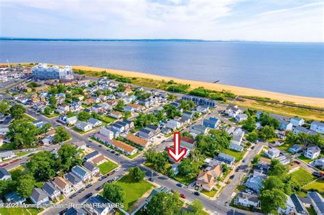 51 Center Avenue Keansburg Nj 07734 See Est Value Schools And More