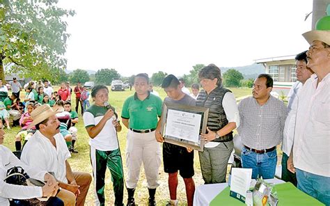 Cumple Cecfor 4 tercer año de su creación en Tezonapa El Sol de