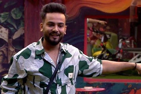 Bigg Boss Ott 2 Poll में एल्विश यादव के सिर सजा बिग बॉस का ताज अभिषेक मल्हान रनरअप Bigg Boss