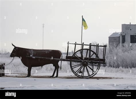 Red River Cart Hi Res Stock Photography And Images Alamy