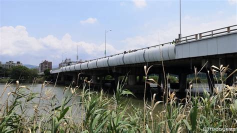 快訊／開到百齡橋「兒突開車門墜河」！爸急跳橋救人警消搜救中 Ettoday社會新聞 Ettoday新聞雲