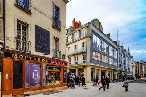 dijon guide de voyage touristique  dijon petit fute