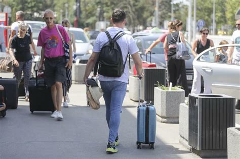 Nije Zlato Sve To Sija Ispovest Srbina Koja Vam Se Ne E Dopasti