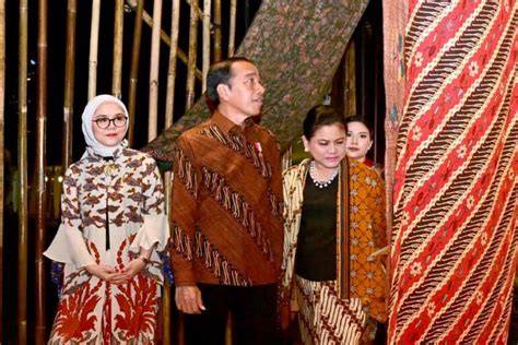 Lewat Istana Berbatik 2023 Presiden Jokowi Ajak Masyarakat Bangga