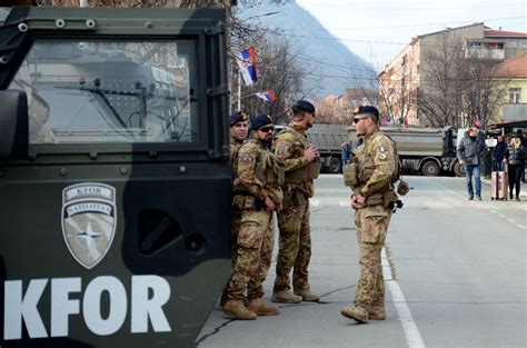 KFOR i jep detaje për takimin që pati sot me presidentin serb