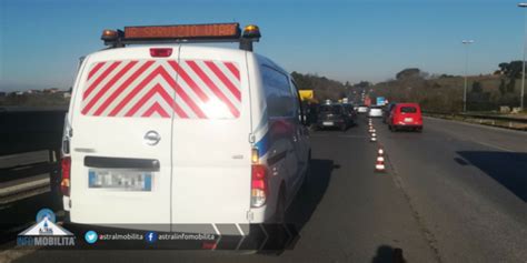 Incidente All Uscita Di Via Vallelata Rallentamenti Sulla Pontina