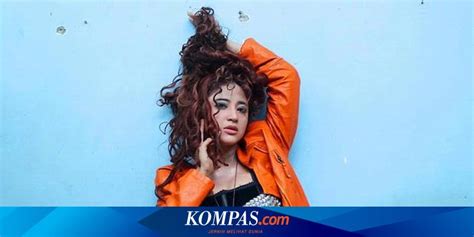 Tampil Bugil Dalam Film Baru Dewi Perssik Bilang Itu Art