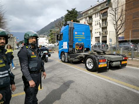 VIDEO FOTO Como Si Blocca Per La Protesta Dei Giostrai Oltre 30 I