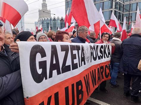 Kluby Gazety Polskiej WARKA Na Marszu Niepodległości w Warszawie