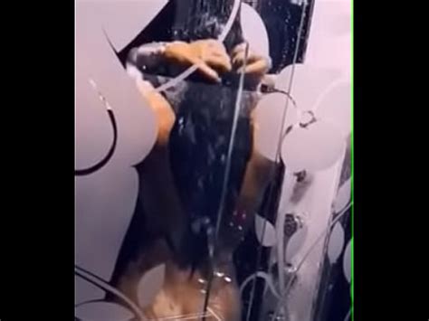 Bailando En La Ducha In Shower XVIDEOS