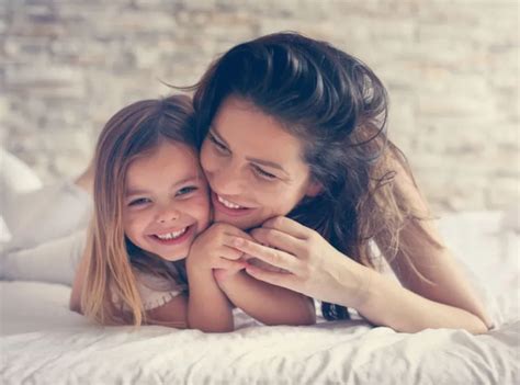 Cette maman ne dira jamais à sa fille quelle est belle découvrez pourquoi