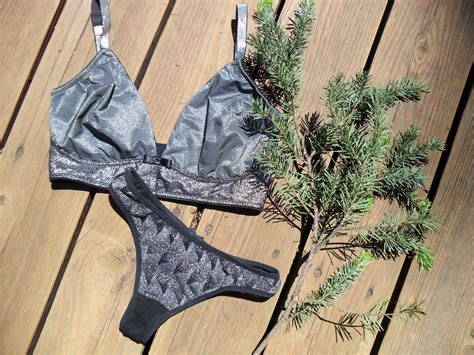 Lingerie Review Bras Without Wires Superhero Bra Esty Lingerie