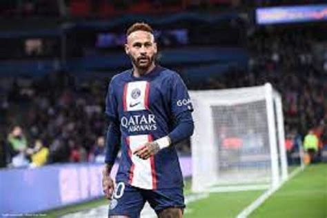 Neymar le Brésilien rend un nouvel hommage à Messi YOP L FRII