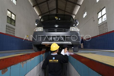 PELUNCURAN PENGUJIAN KENDARAAN DRIVE THRU 30 ANTARA Foto