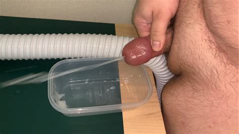 Ragazzo Grasso Con Un Pene Piccolo Che Sborra E Piscia In Un Vaso Di Plastica Xhamster