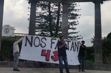 Marchan En Nayarit Por Los Desaparecidos De Ayotzinapa Contextos