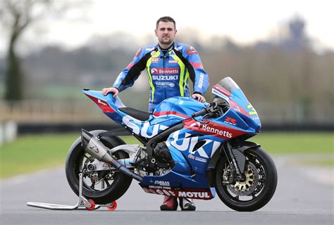 Michael Dunlop Na Suzuki Gsx R Wygrywa Senior Tt